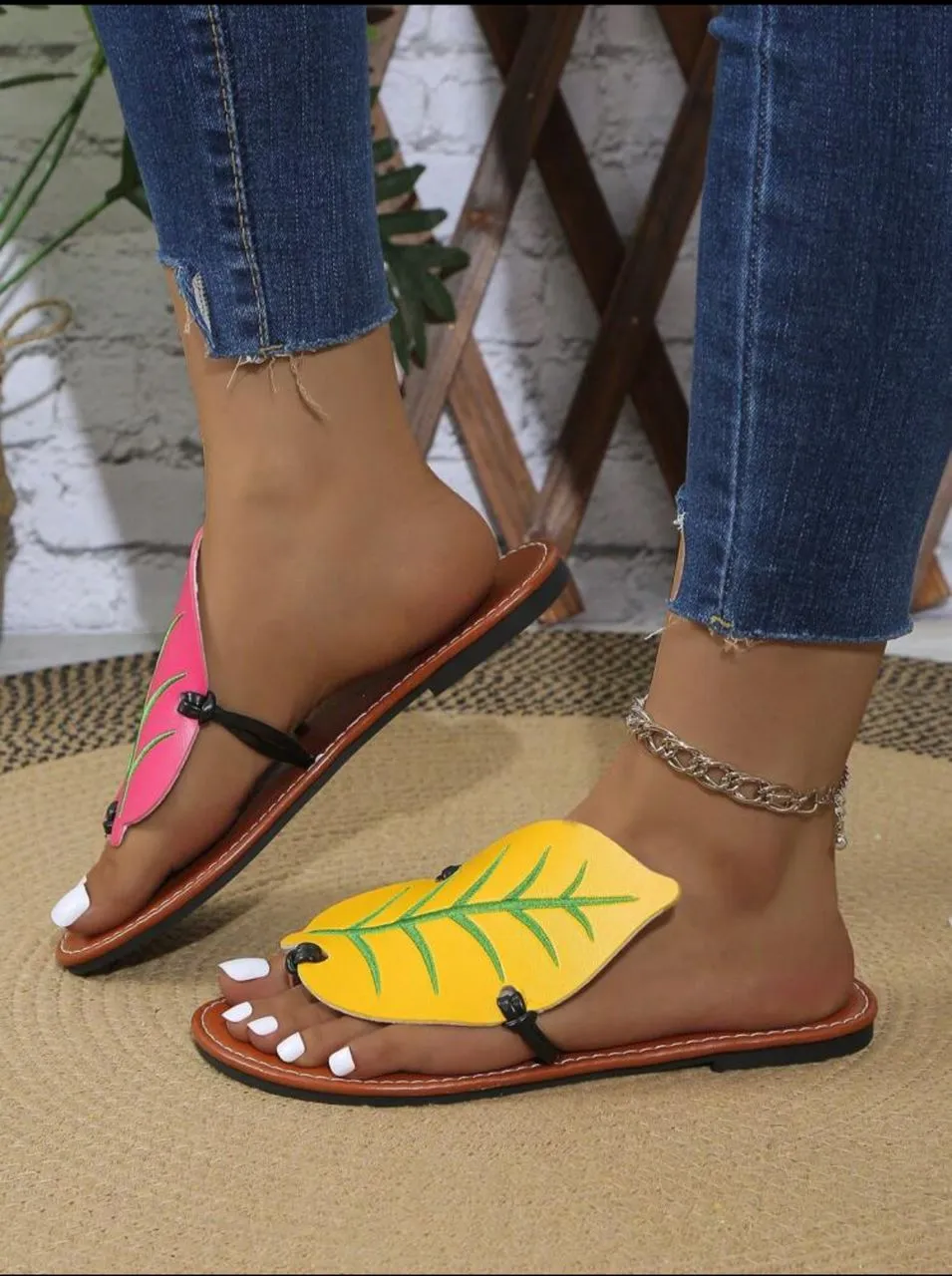 2025 Designer Summer Fashion Simple Elegant Versatile Personality Women Plus Size Bohemian Thong Sandals, Breathable Outdoor Beach Leaf Slippers