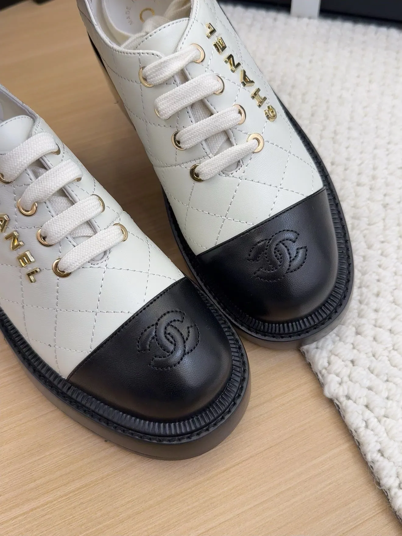 2025 Fashion Sporty Flats
