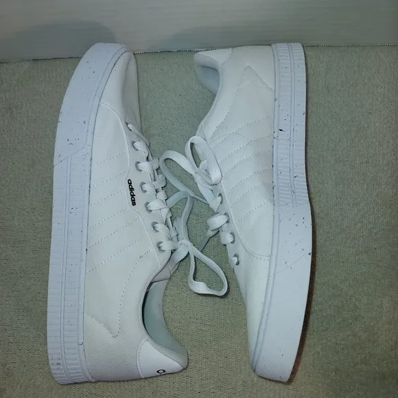 Adidas Men's White Skateboarding Shoe size 11