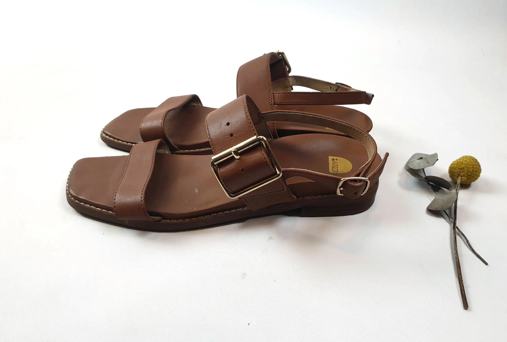 Bared brown leather sandals size 39