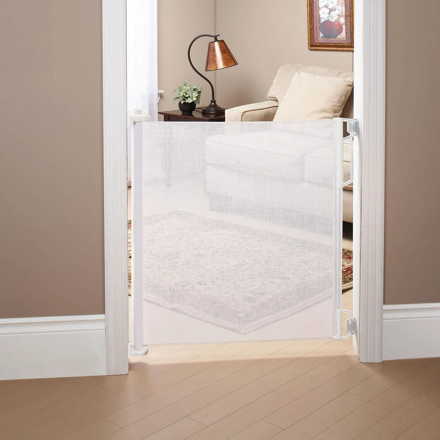 Bily Retractable Safety Gate, white! Suitable for doorways, hallways and bottom of stairs, or for outdoor use on decks, patios and porches