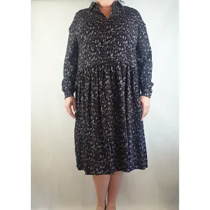 Black pre-owned oversize long sleeve dress with cute purple print size XL (best fits size 16)
