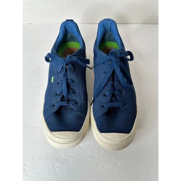 Cariuma Men's 9 / Women 10.5 Low Canvas Sneaker in Shadow Blue