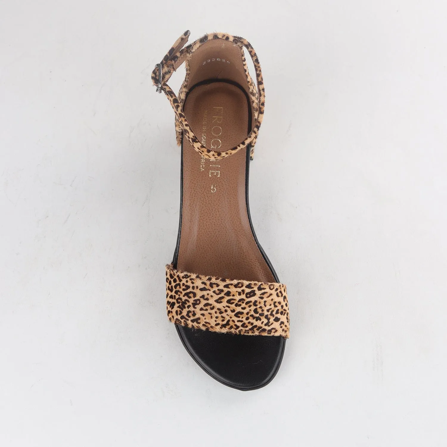 Closed back ankle strap sandall in Cheetah Print