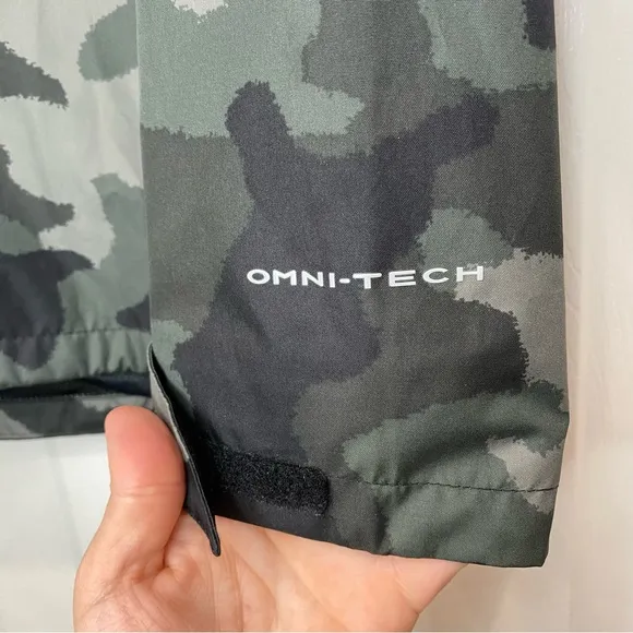 Columbia Womens Inner Limits II Camouflage Jacket Black Green Medium Omni Tech