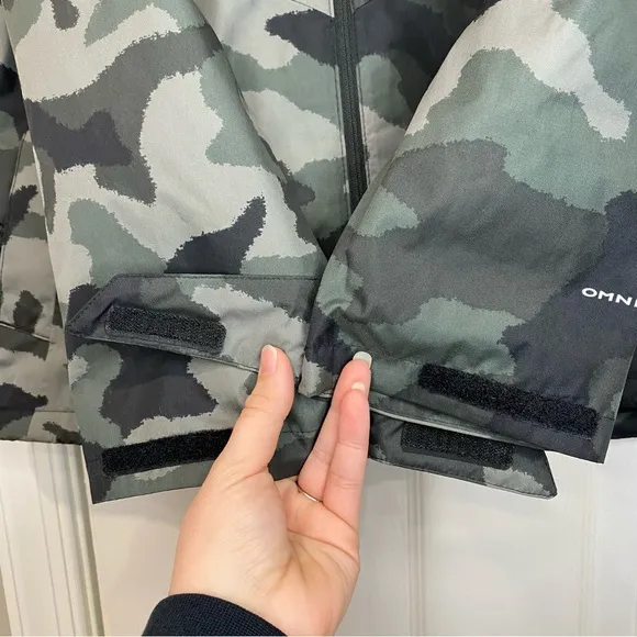 Columbia Womens Inner Limits II Camouflage Jacket Black Green Medium Omni Tech