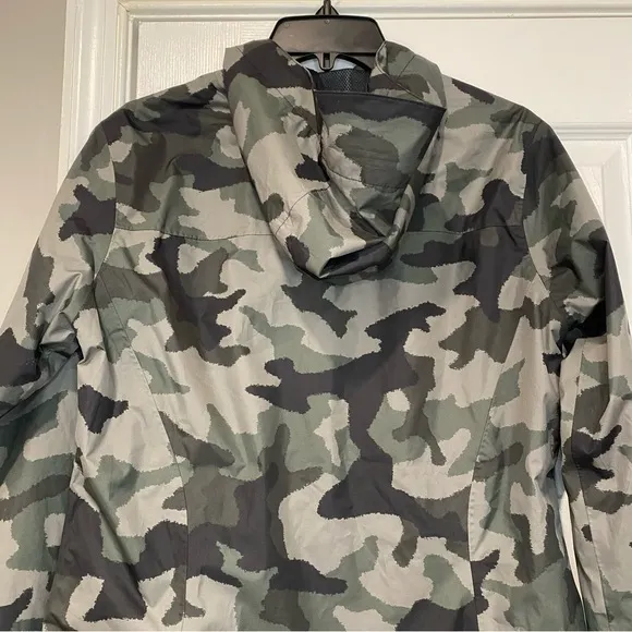 Columbia Womens Inner Limits II Camouflage Jacket Black Green Medium Omni Tech