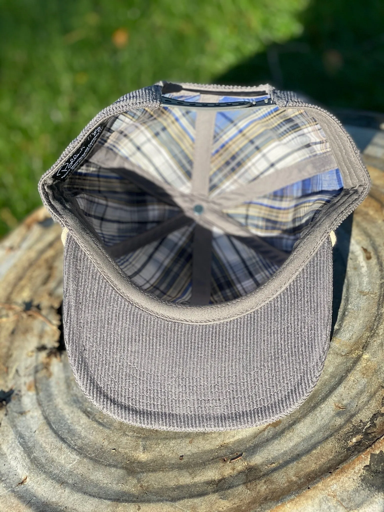 DARK GRAY CORDUROY SNAPBACK