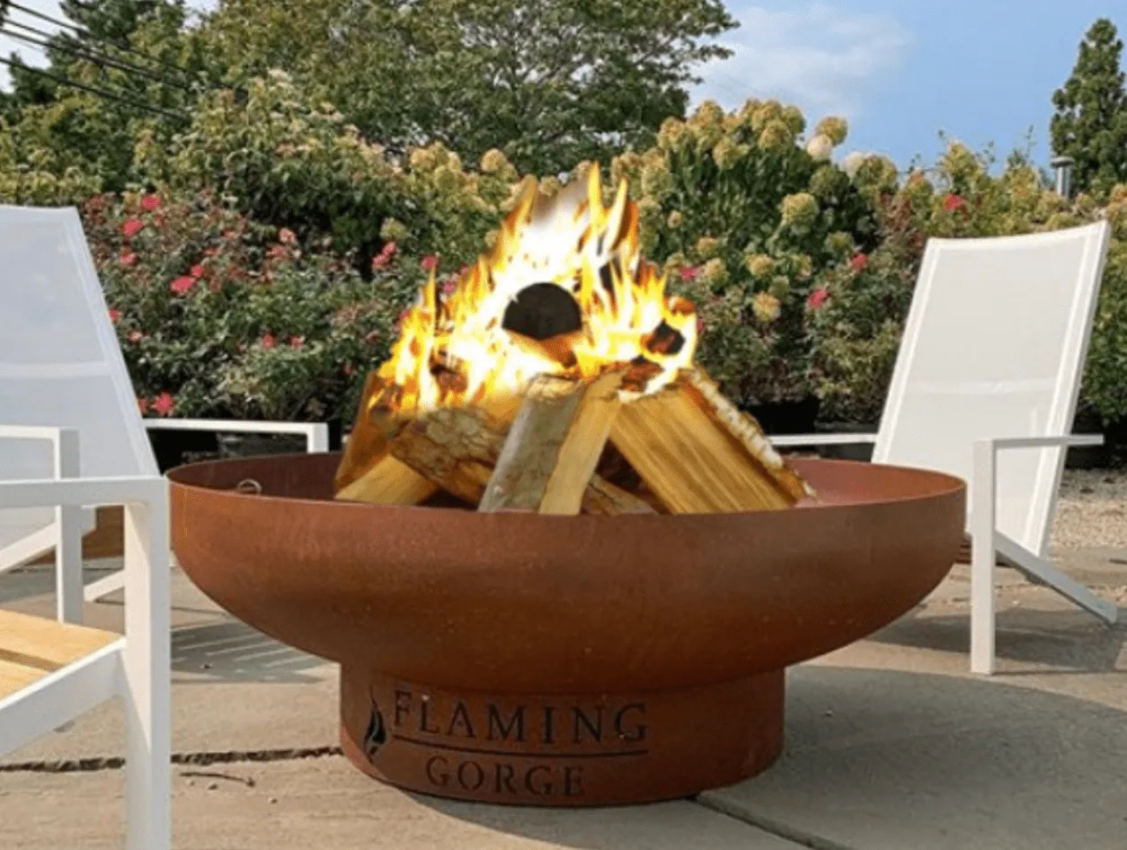 Flaming Gorge Gobi Steel Fire Pit & Mesh Top