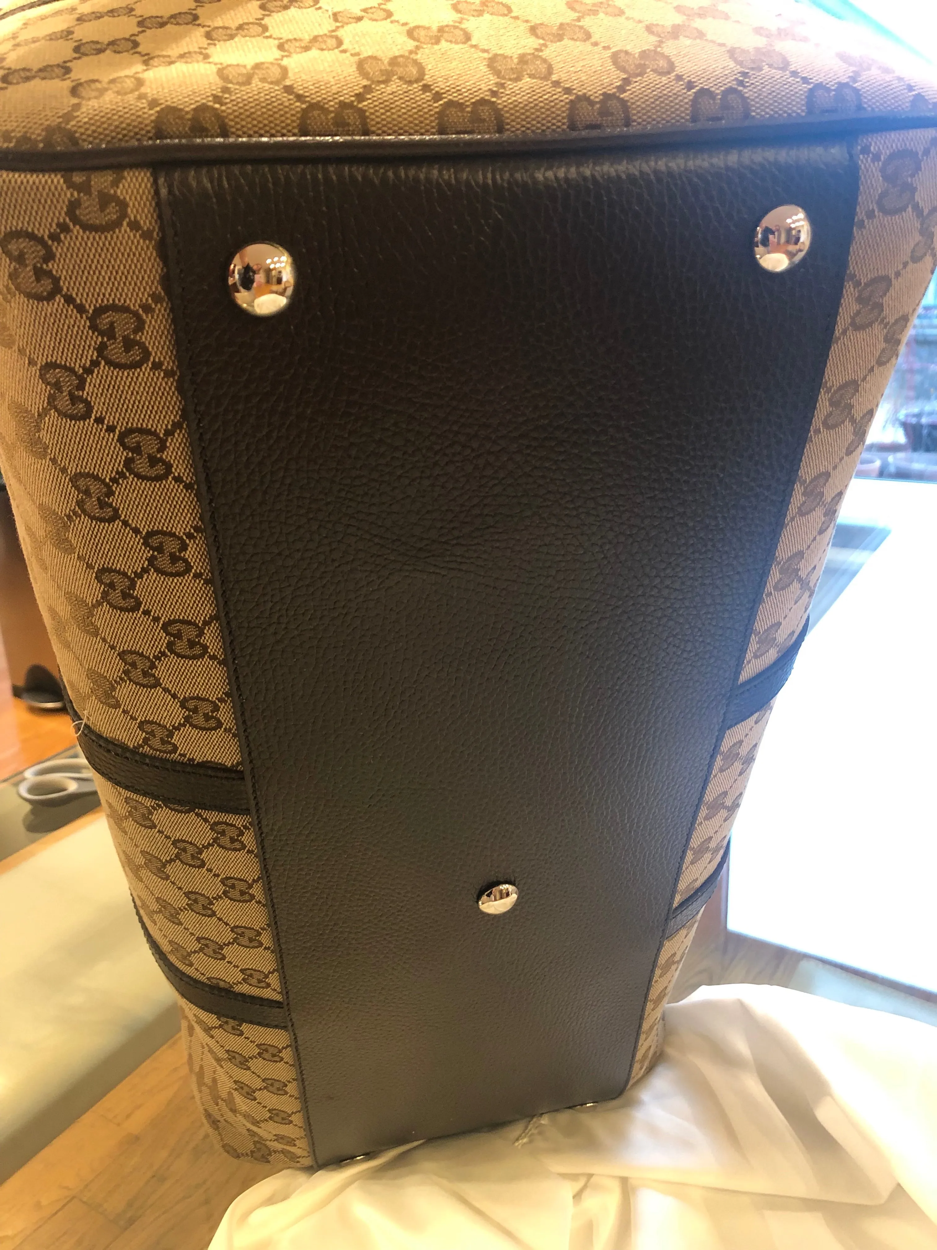 Gucci GG Supreme Canvas Boston Bag with Removable Strap in Beige