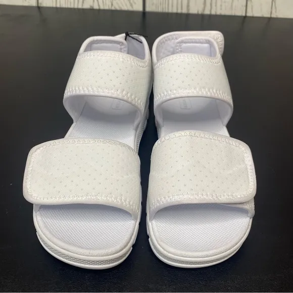 Hunter Outdoor Walking Sandal in white size UK 2