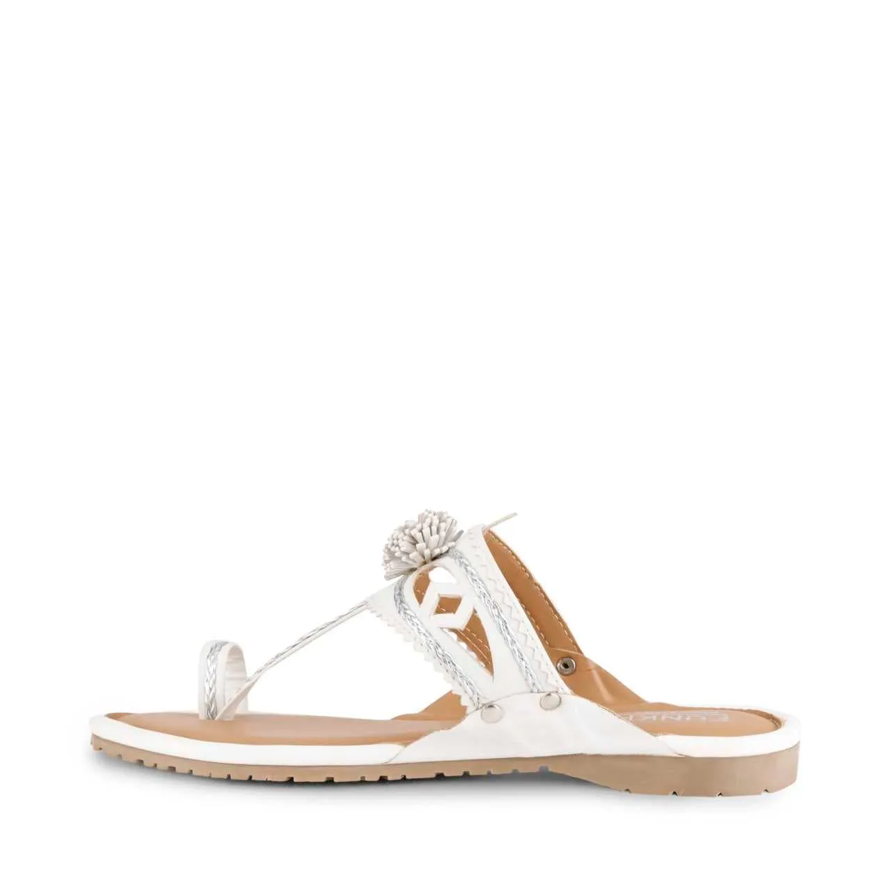 Maeri White Kolhapuri Juttis