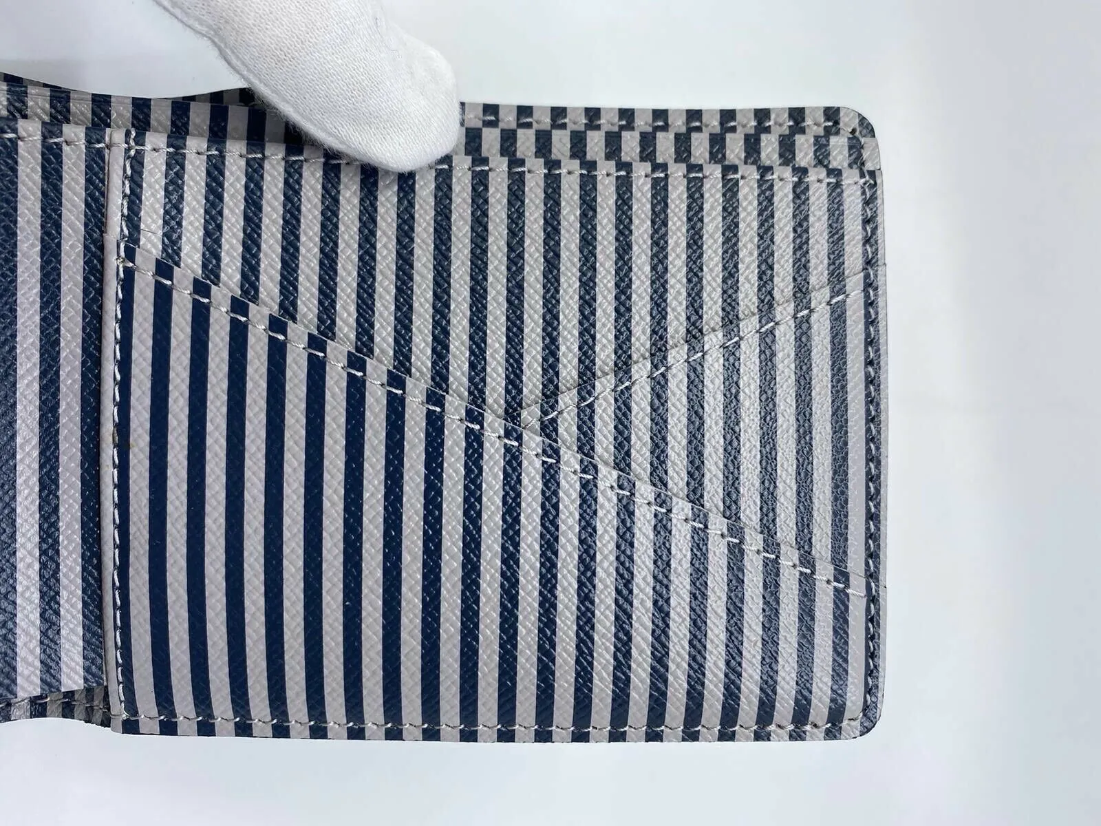 Multiple Wallet Damier Graphite Trunk & Lock