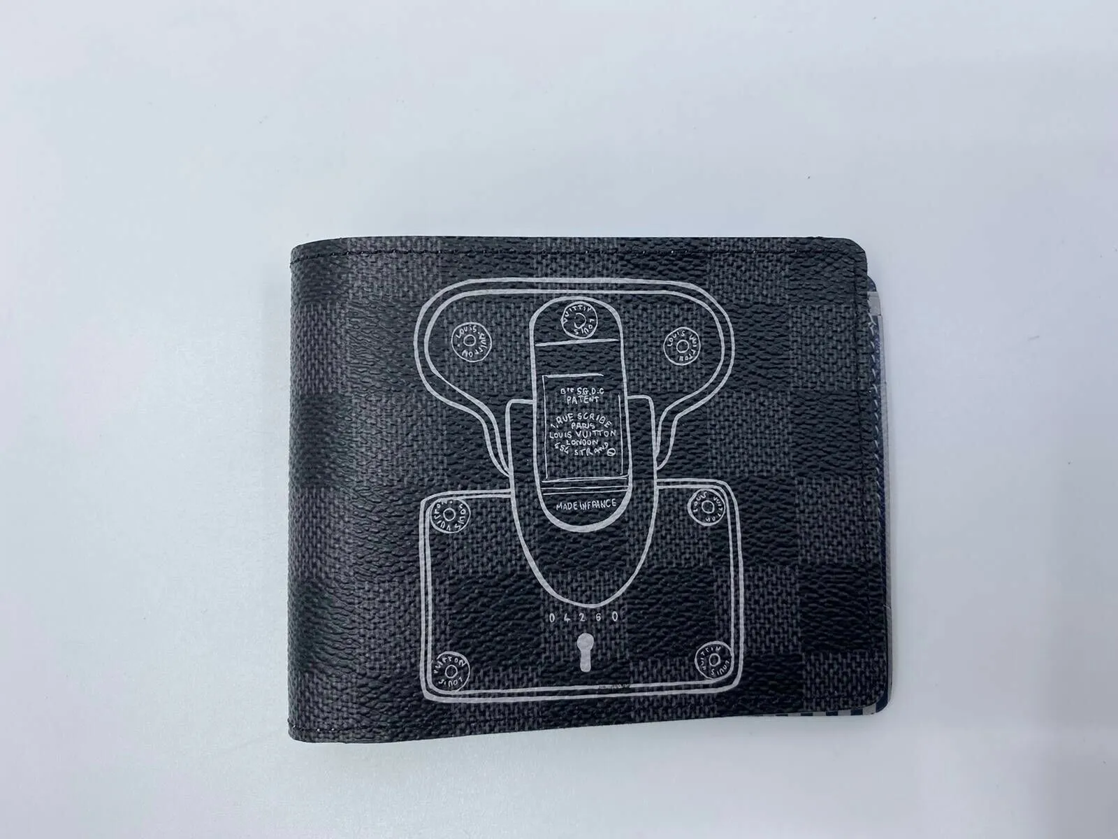 Multiple Wallet Damier Graphite Trunk & Lock