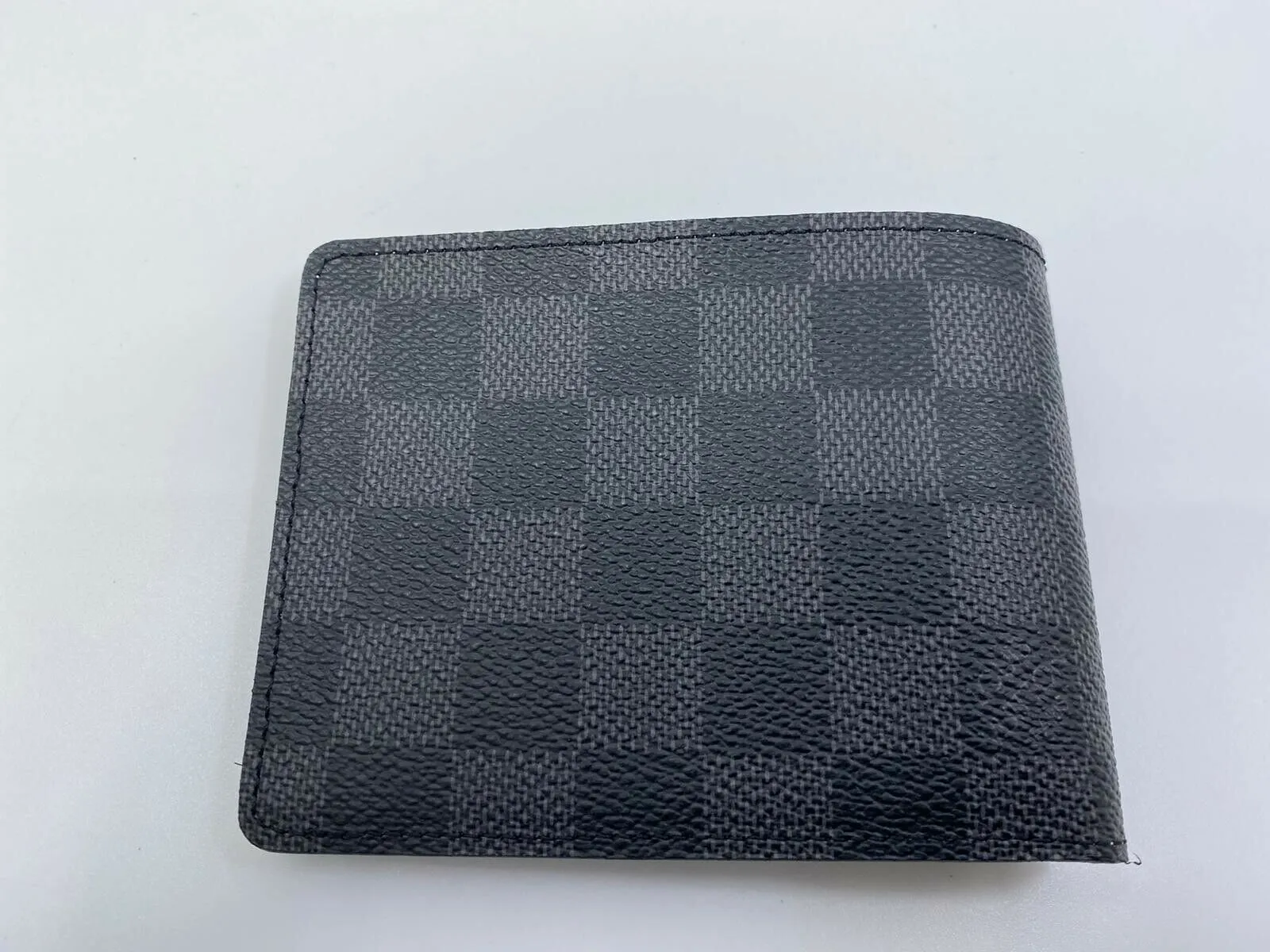 Multiple Wallet Damier Graphite Trunk & Lock