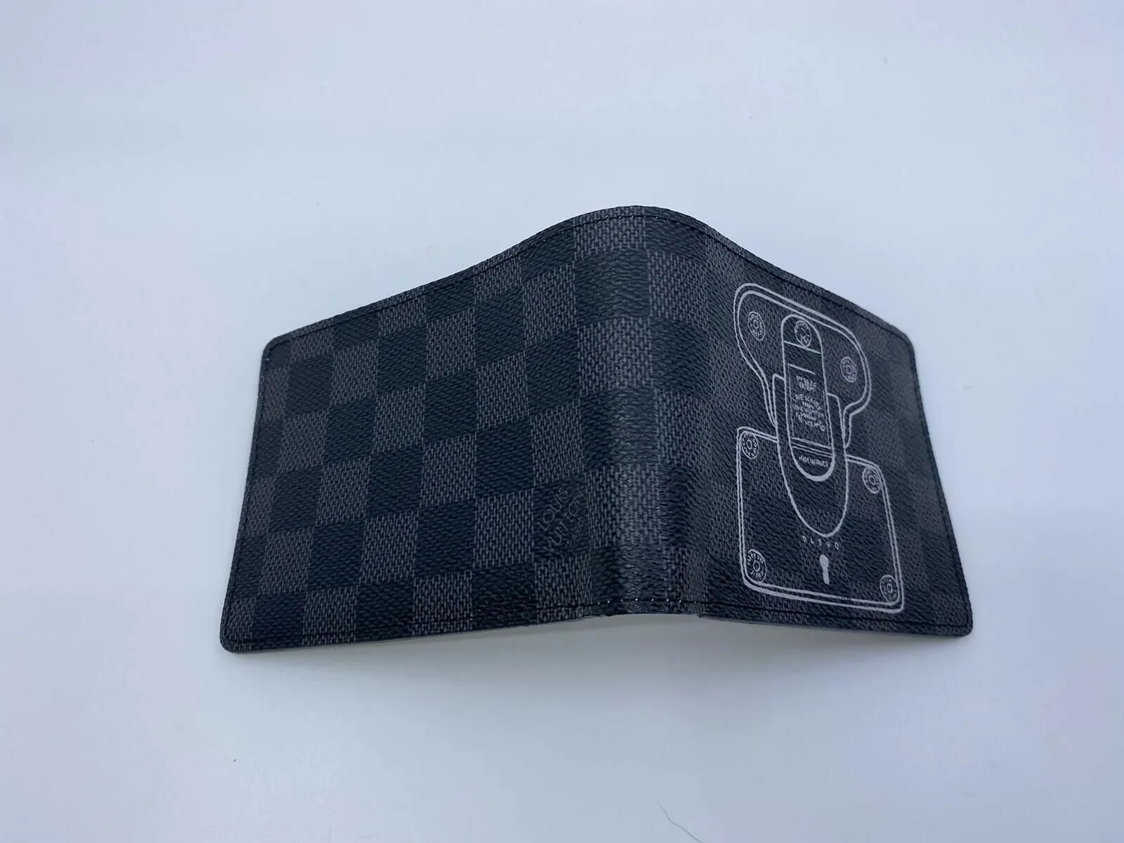 Multiple Wallet Damier Graphite Trunk & Lock