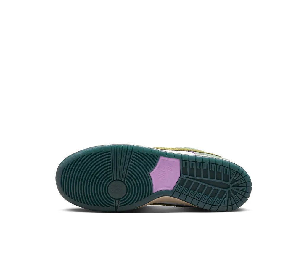 Nike SB Dunk Low Pro