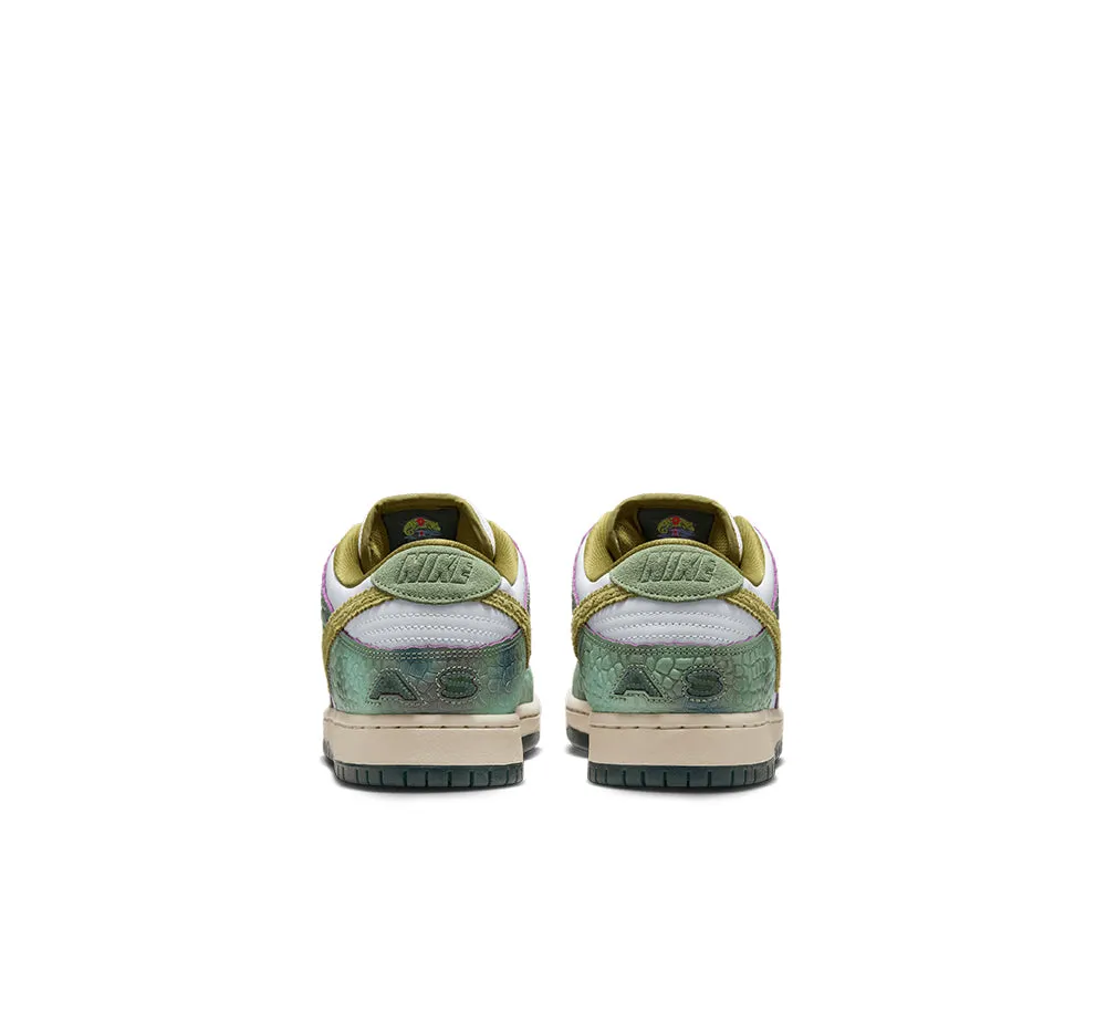 Nike SB Dunk Low Pro