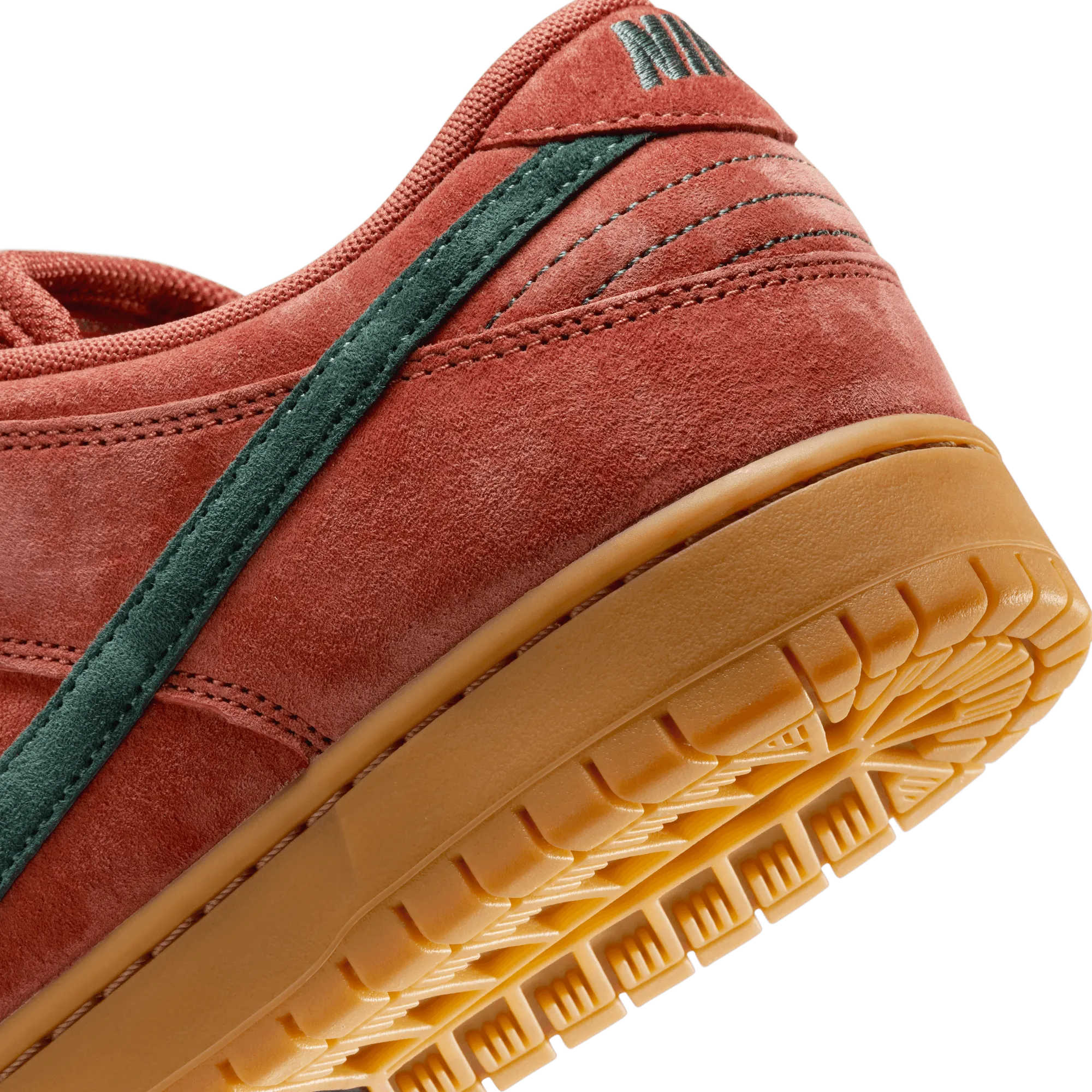 NIKE SB DUNK LOW PRO