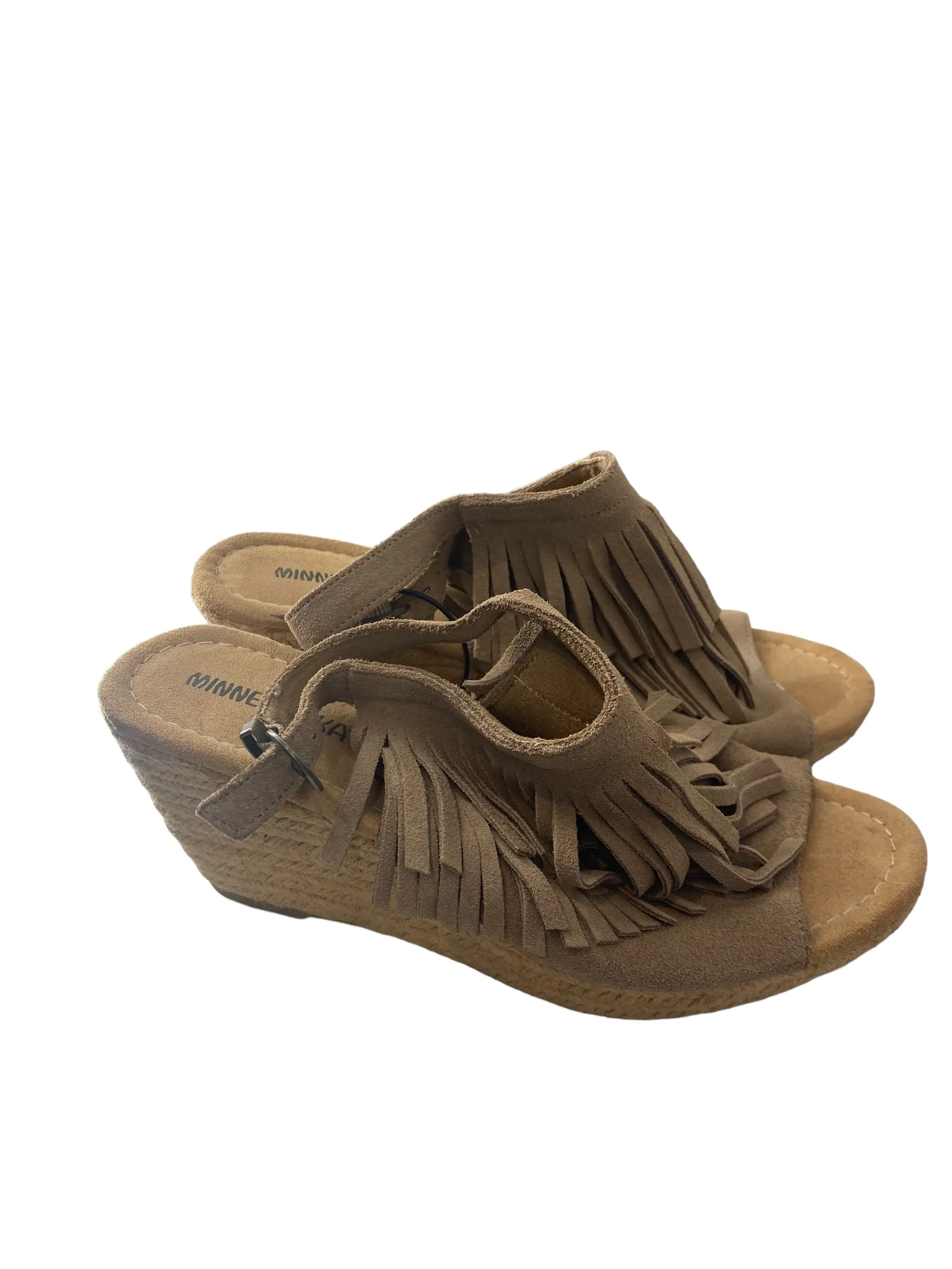 Sandals Designer By Minnetonka In Tan, Size: 8