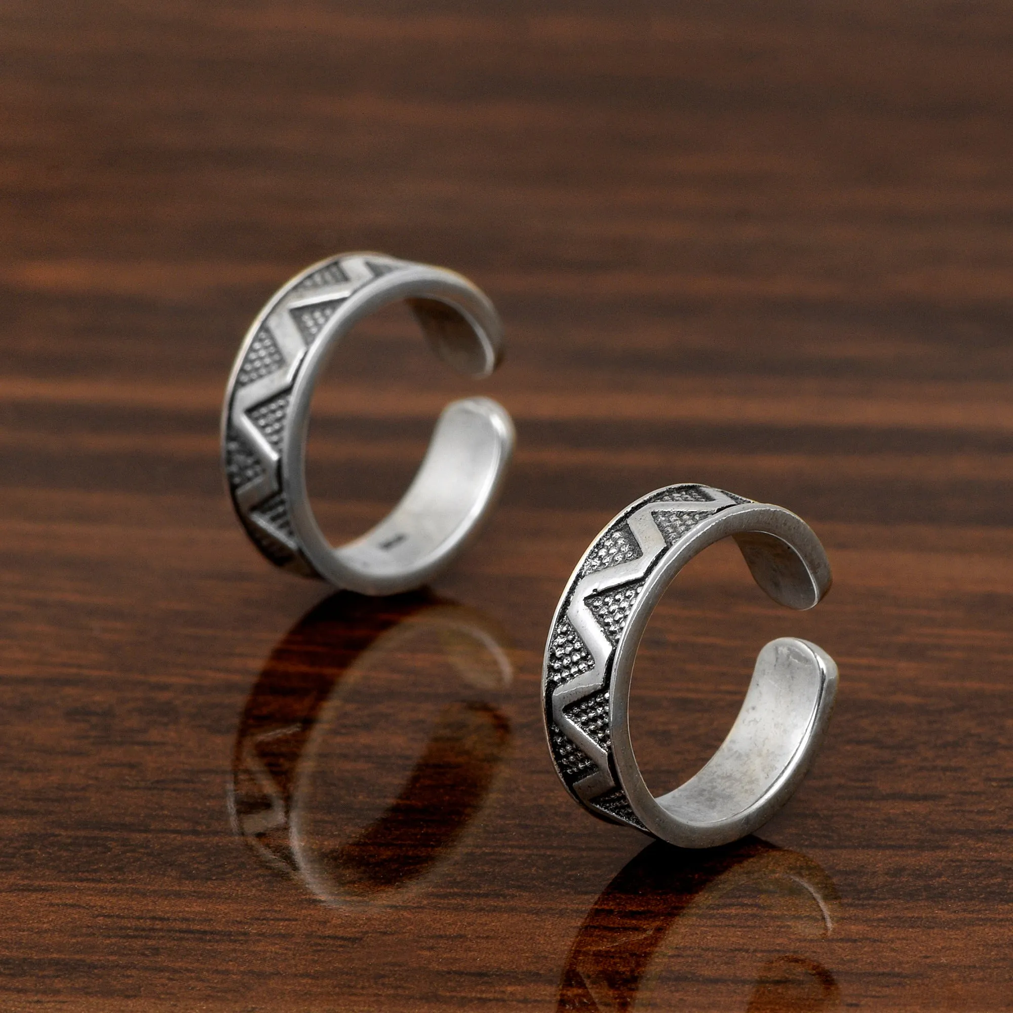 Sterling Silver Adjustable Geometric Pattern Oxidized Toe Ring