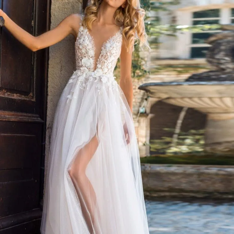 V-neck slim and split brigade shoot wedding dress