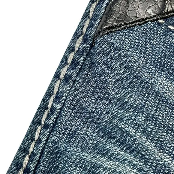 Vintage Y2K Grunge Straight Leg Mid-Rise Dark Wash Feathered Jeans 14 Leather