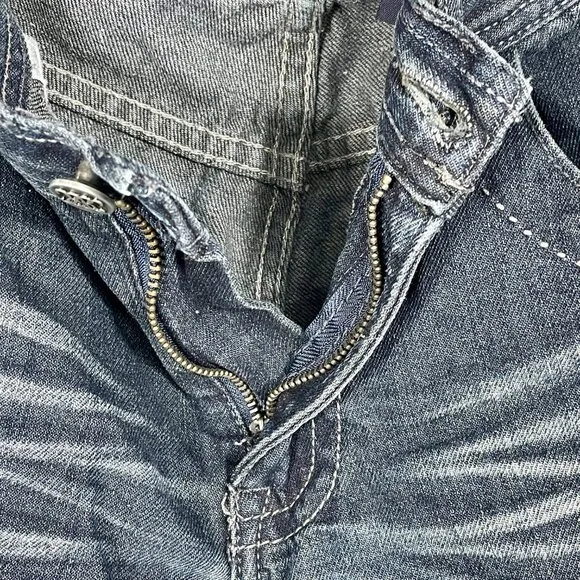Vintage Y2K Grunge Straight Leg Mid-Rise Dark Wash Feathered Jeans 14 Leather