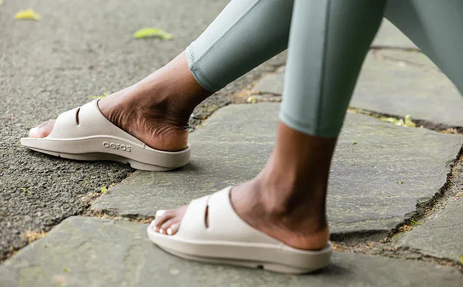 WOMEN'S OOFOS OOAHH SLIDE | NOMAD