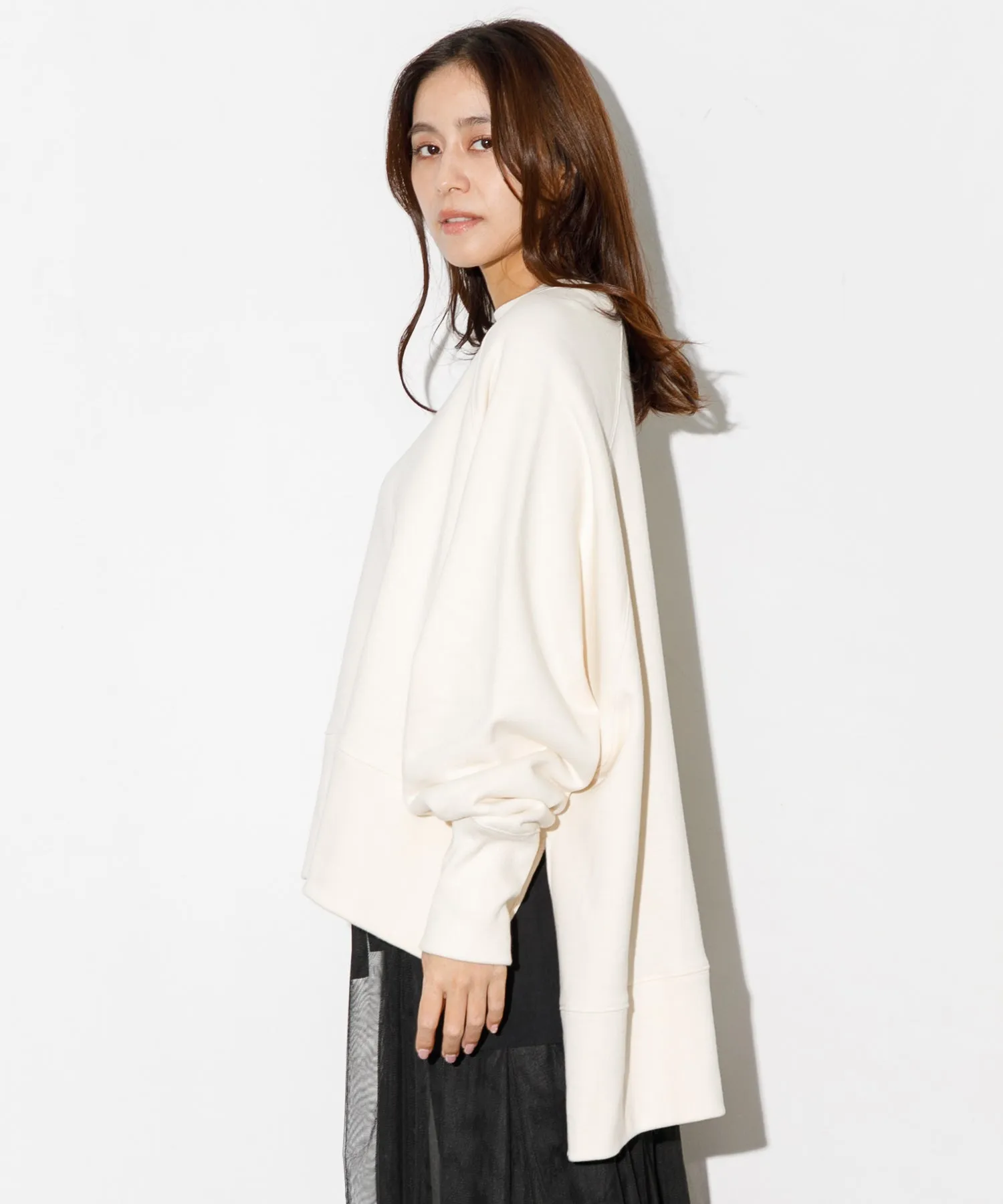 【WOMEN】THE FLATS SIDE SLIT BIG SWEAT