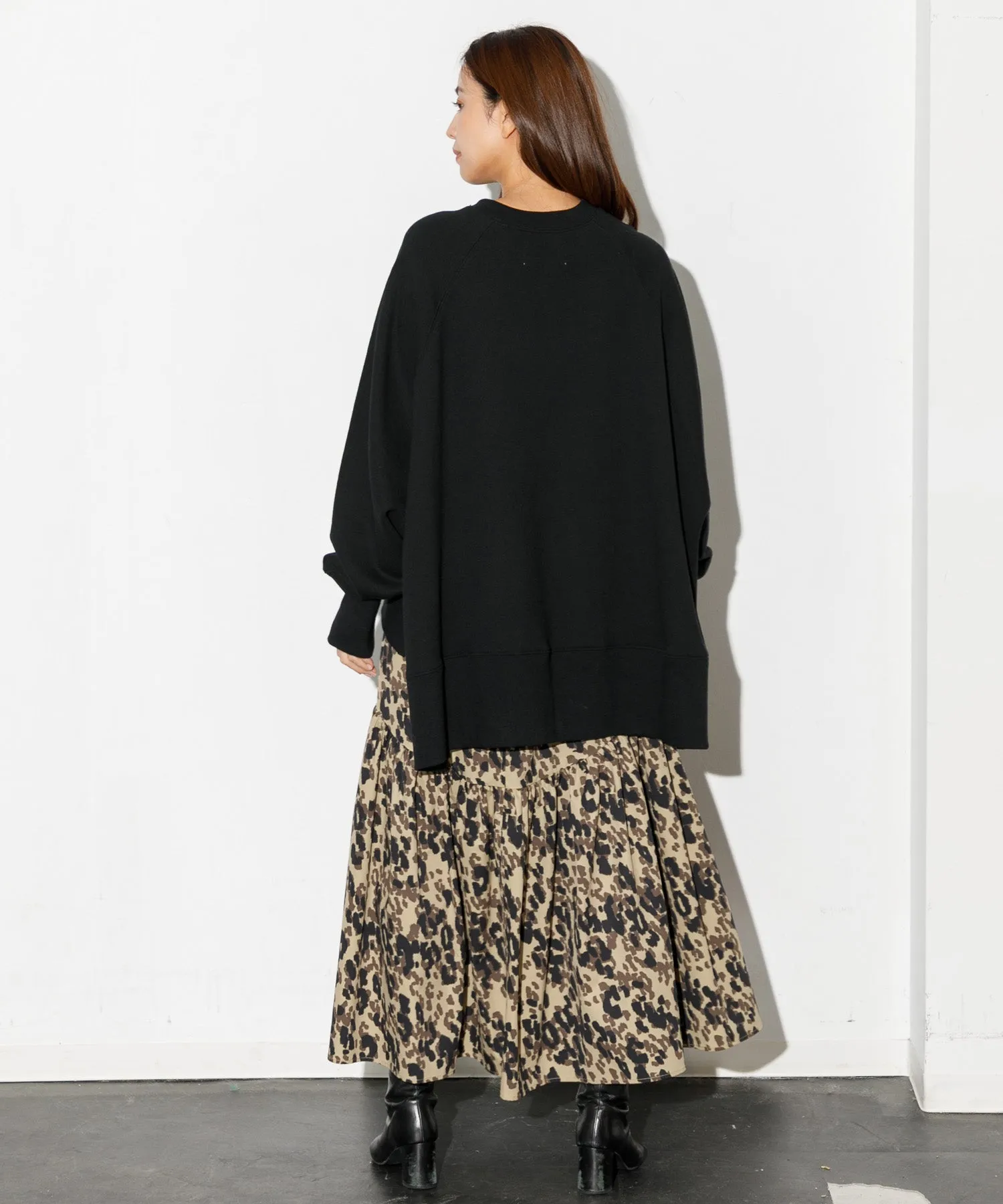 【WOMEN】THE FLATS SIDE SLIT BIG SWEAT