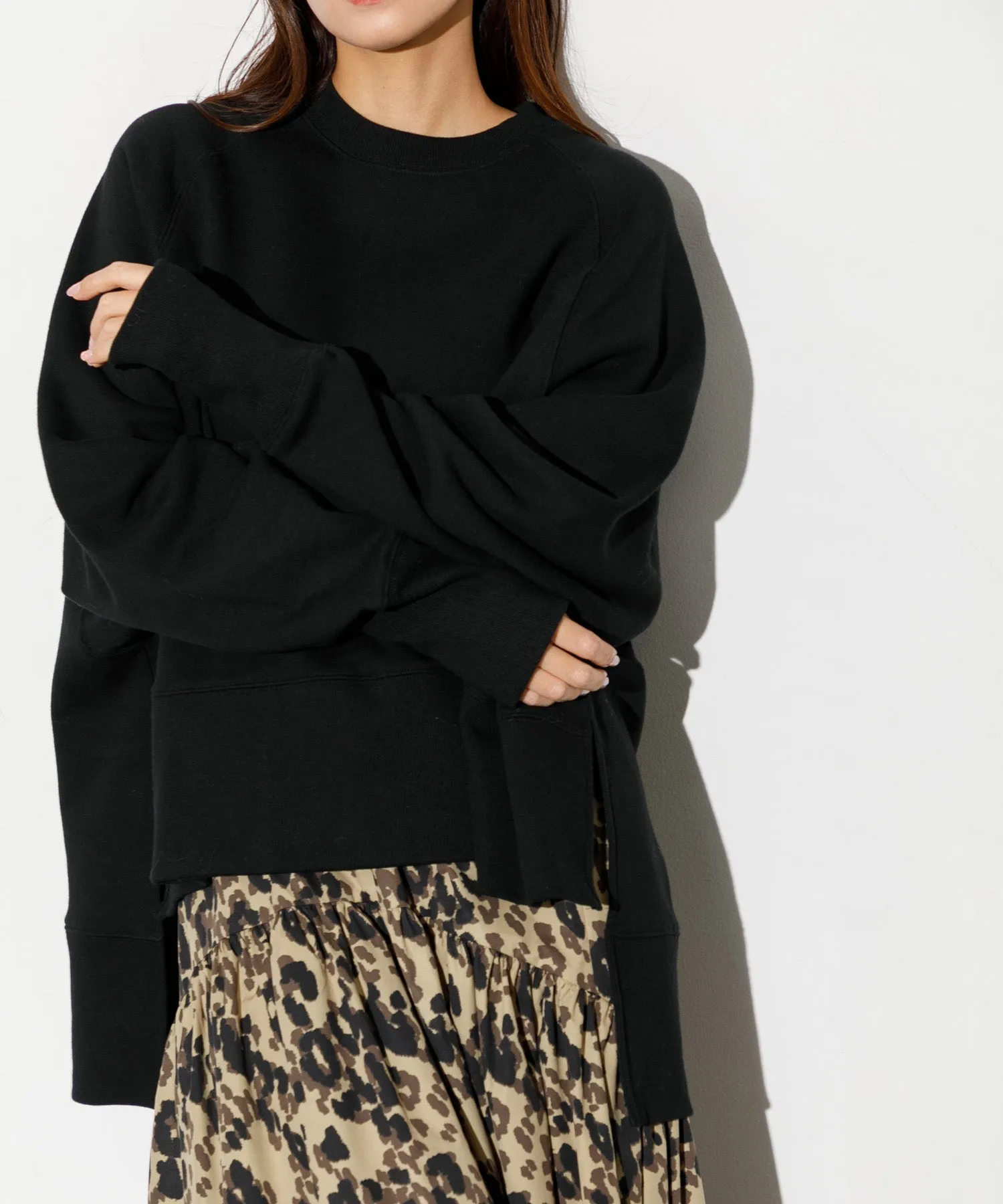 【WOMEN】THE FLATS SIDE SLIT BIG SWEAT