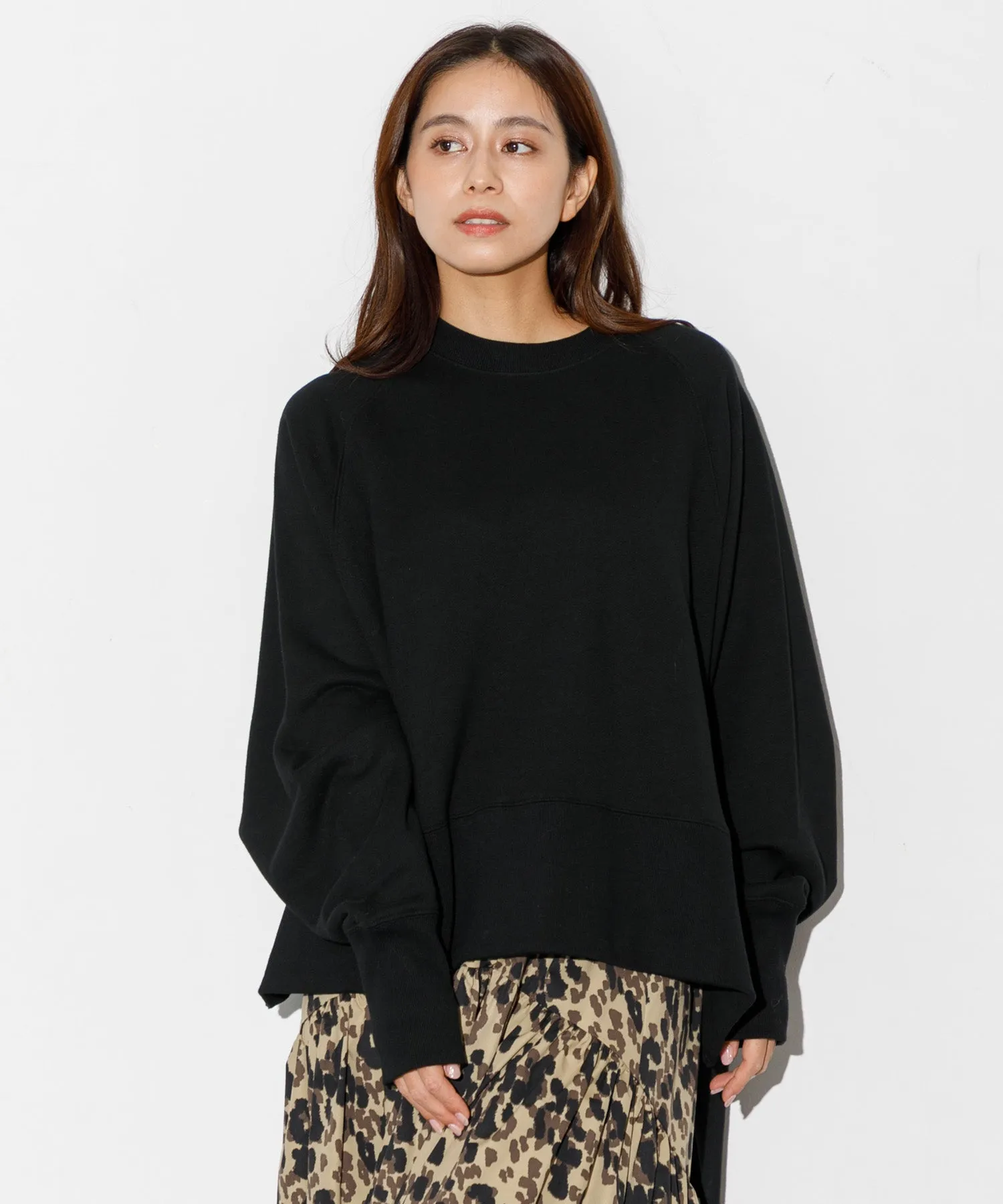 【WOMEN】THE FLATS SIDE SLIT BIG SWEAT